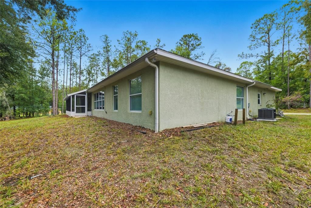 合同活跃: $371,474 (3 贝兹, 2 浴室, 2123 平方英尺)