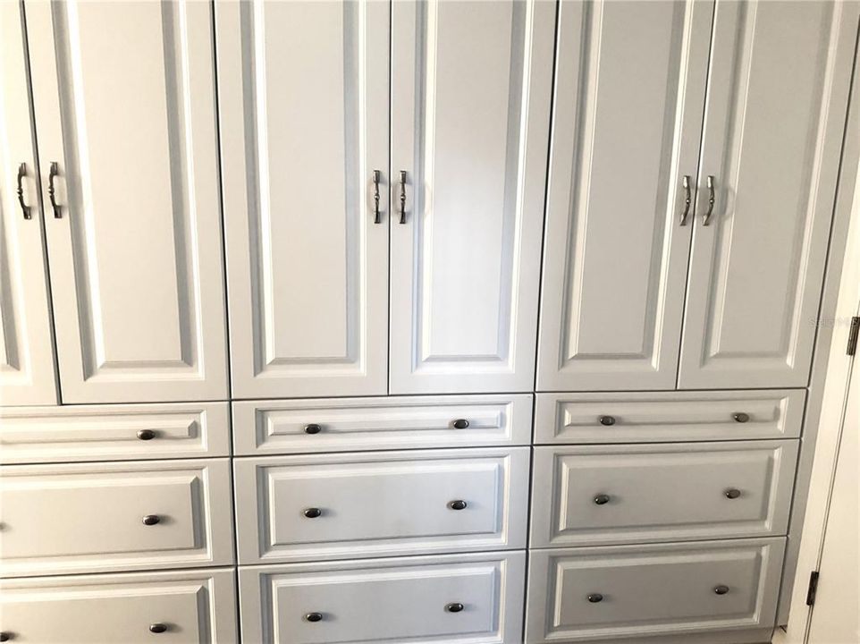 合同活跃: $371,474 (3 贝兹, 2 浴室, 2123 平方英尺)