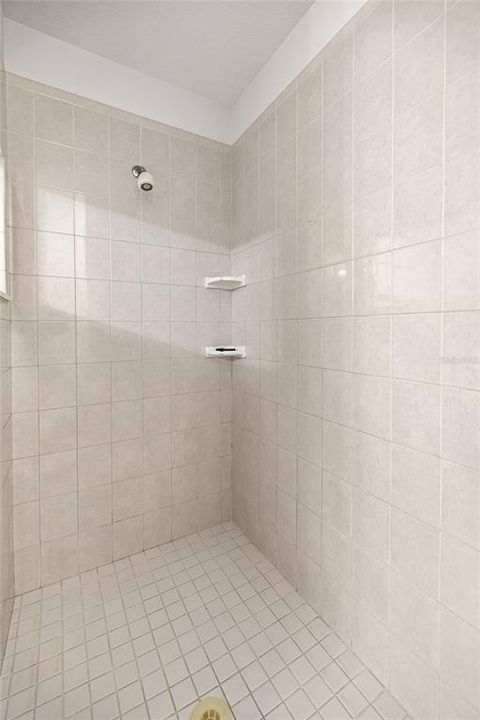 合同活跃: $371,474 (3 贝兹, 2 浴室, 2123 平方英尺)