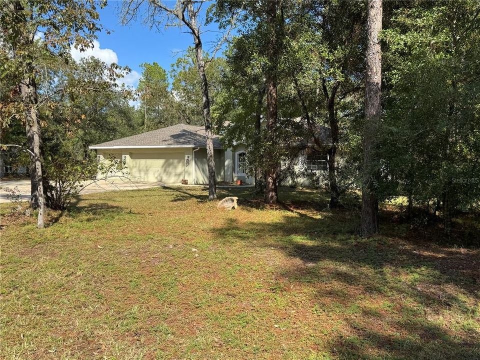 合同活跃: $371,474 (3 贝兹, 2 浴室, 2123 平方英尺)