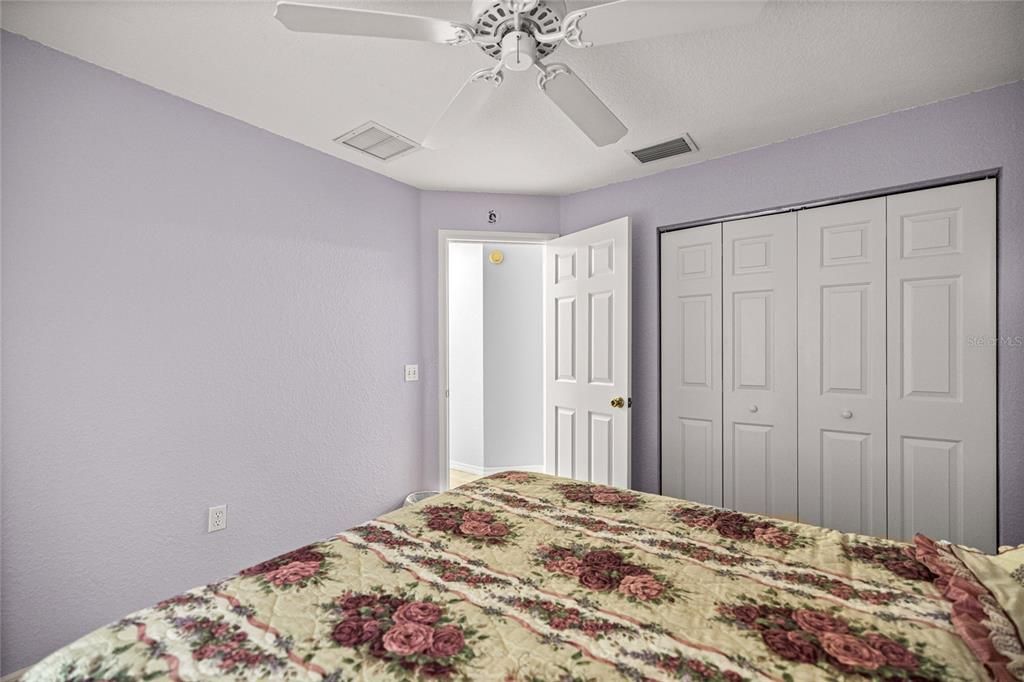 合同活跃: $371,474 (3 贝兹, 2 浴室, 2123 平方英尺)