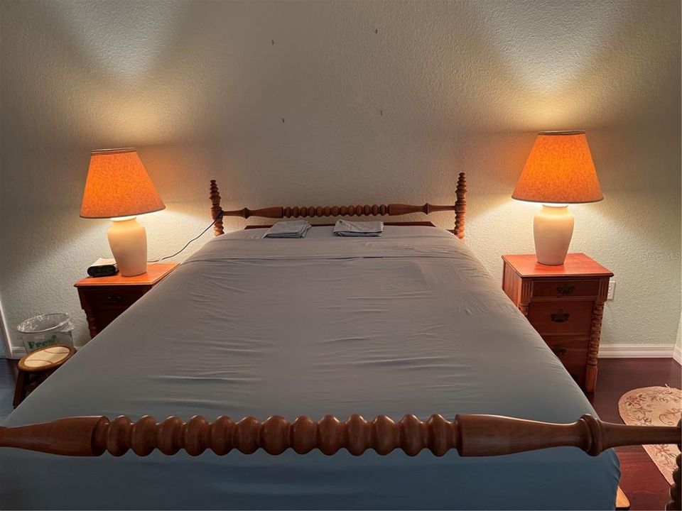 合同活跃: $371,474 (3 贝兹, 2 浴室, 2123 平方英尺)