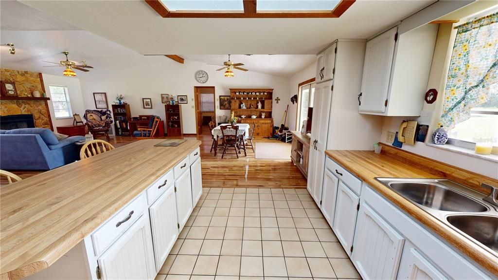 待售: $519,000 (3 贝兹, 2 浴室, 1944 平方英尺)