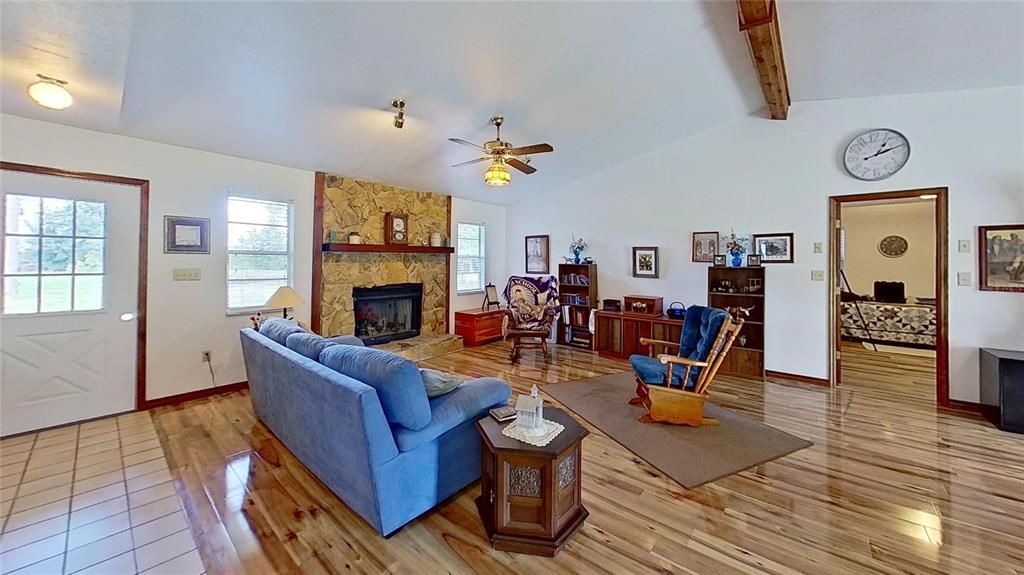 待售: $519,000 (3 贝兹, 2 浴室, 1944 平方英尺)