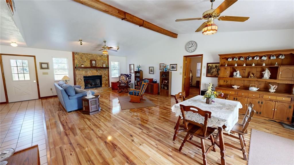 待售: $519,000 (3 贝兹, 2 浴室, 1944 平方英尺)