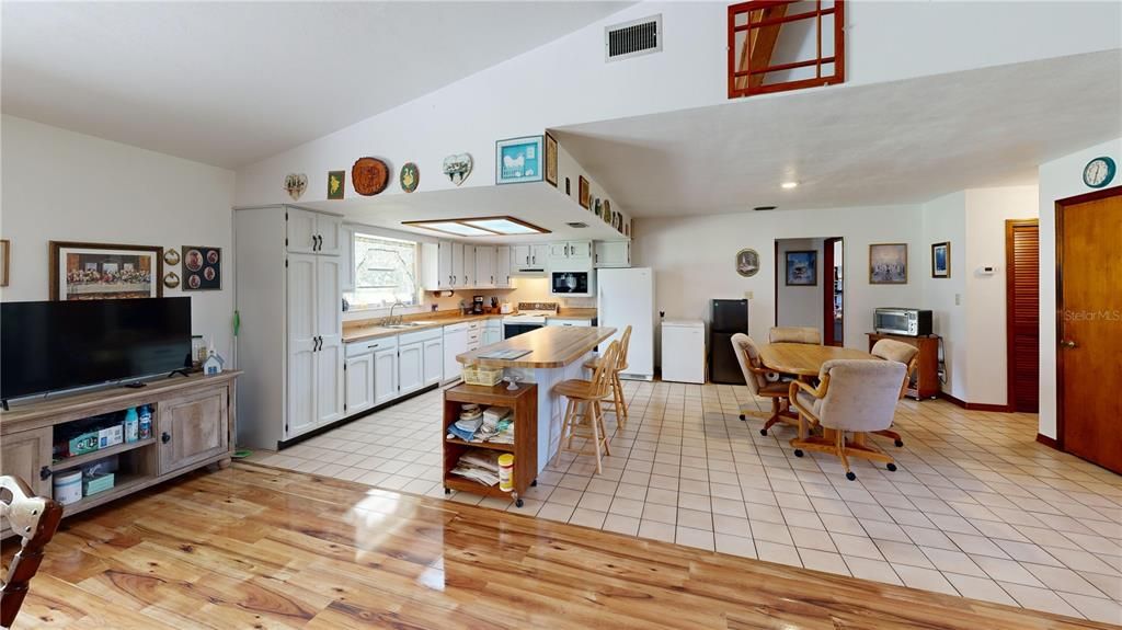 待售: $519,000 (3 贝兹, 2 浴室, 1944 平方英尺)