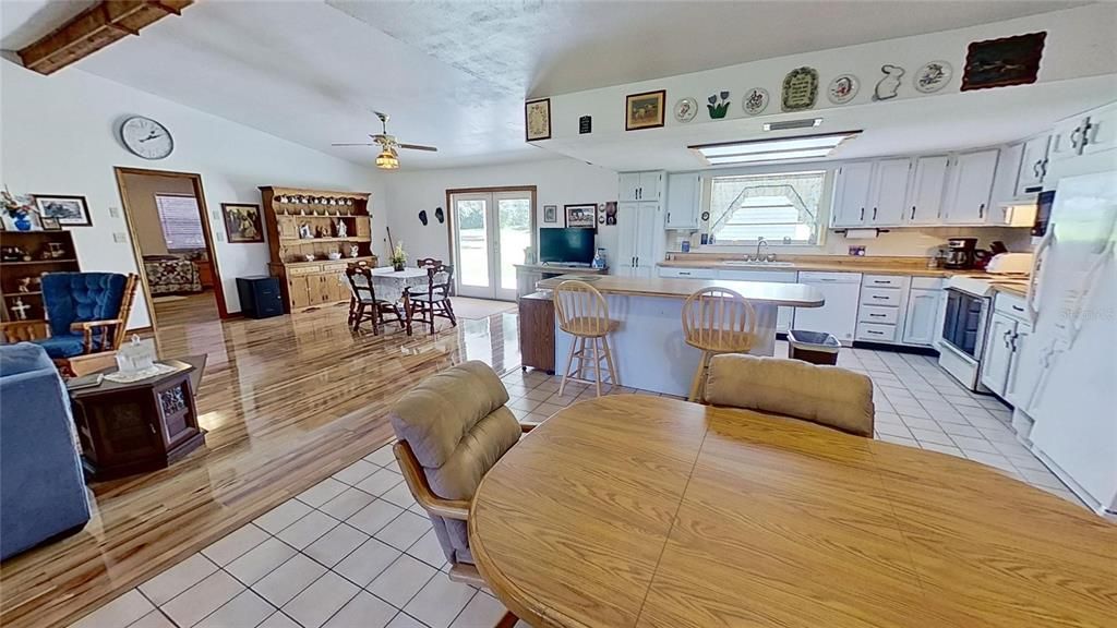 待售: $519,000 (3 贝兹, 2 浴室, 1944 平方英尺)