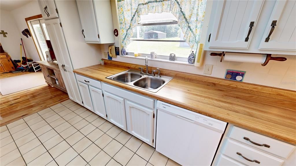 待售: $519,000 (3 贝兹, 2 浴室, 1944 平方英尺)