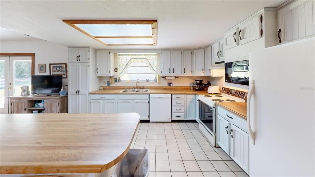 待售: $519,000 (3 贝兹, 2 浴室, 1944 平方英尺)