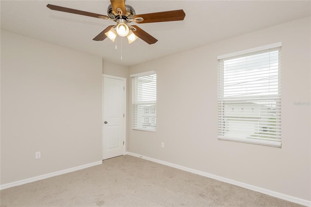 出租: $1,820 (4 贝兹, 3 浴室, 2028 平方英尺)