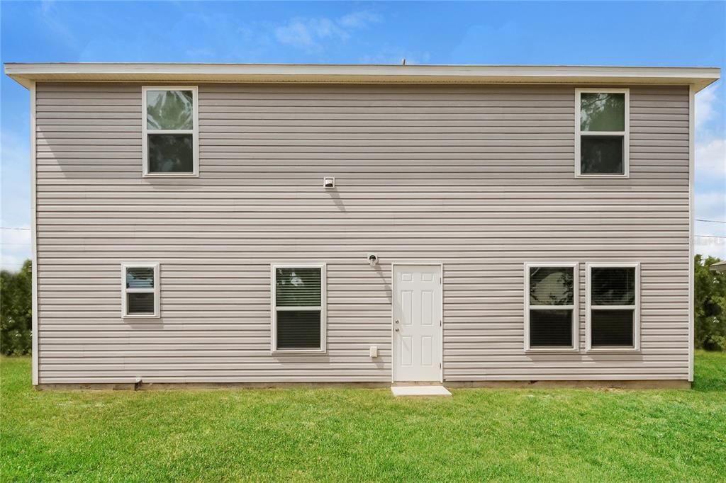 出租: $1,820 (4 贝兹, 3 浴室, 2028 平方英尺)