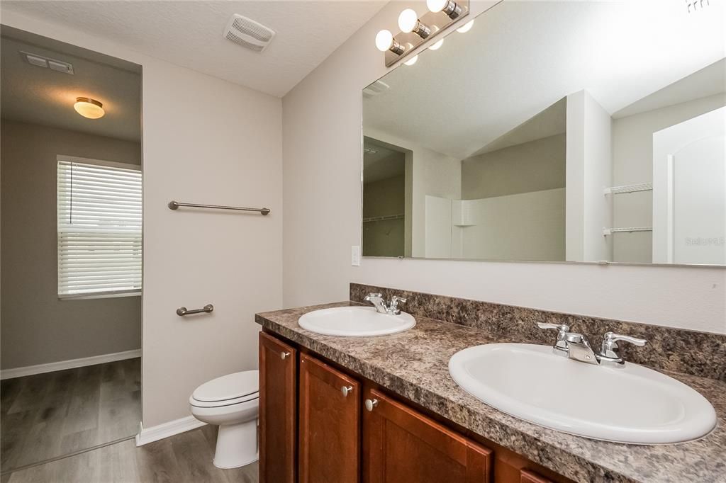 出租: $1,820 (4 贝兹, 3 浴室, 2028 平方英尺)