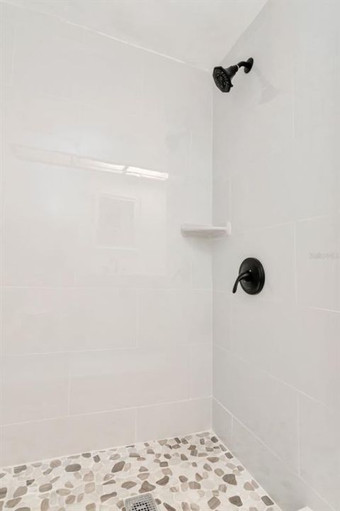 For Sale: $210,900 (2 beds, 2 baths, 924 Square Feet)