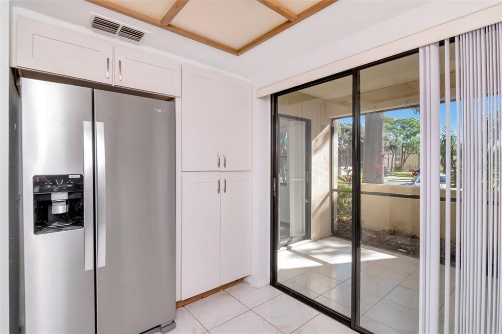 For Sale: $210,900 (2 beds, 2 baths, 924 Square Feet)