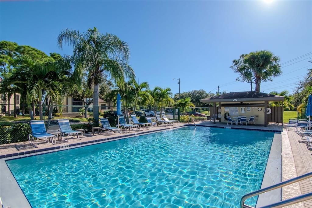 For Sale: $210,900 (2 beds, 2 baths, 924 Square Feet)