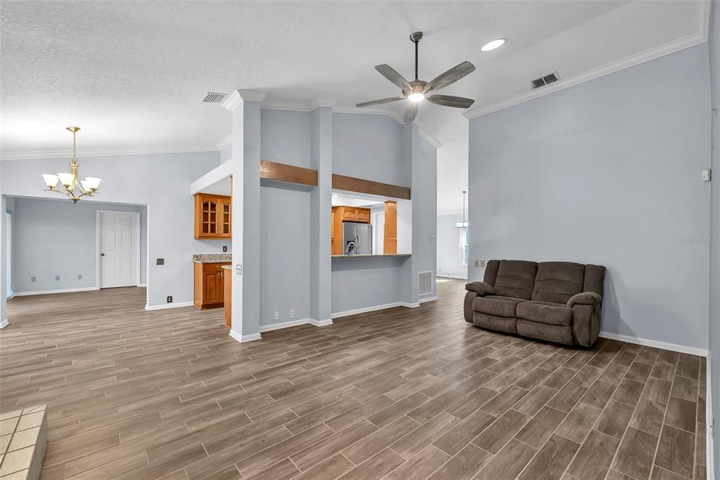 For Sale: $435,000 (4 beds, 2 baths, 2257 Square Feet)