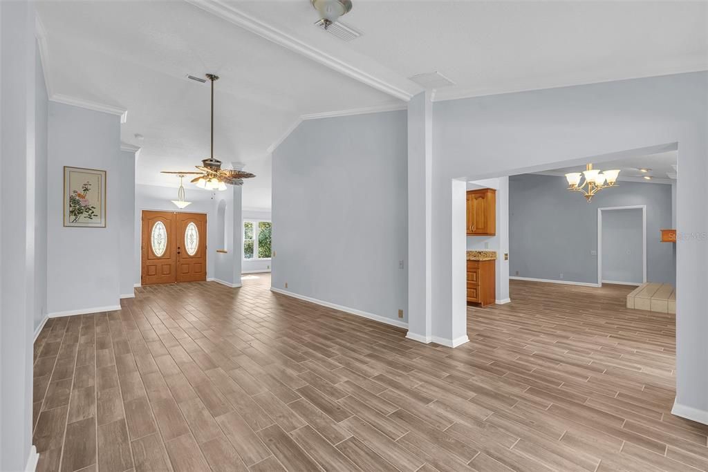 For Sale: $435,000 (4 beds, 2 baths, 2257 Square Feet)