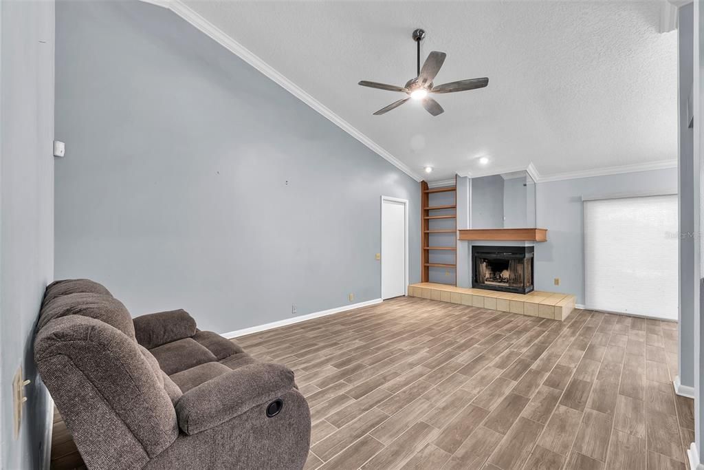 For Sale: $435,000 (4 beds, 2 baths, 2257 Square Feet)