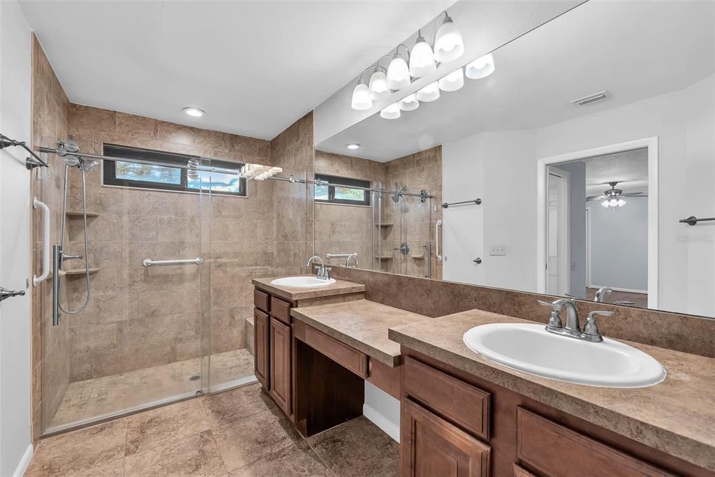 For Sale: $435,000 (4 beds, 2 baths, 2257 Square Feet)