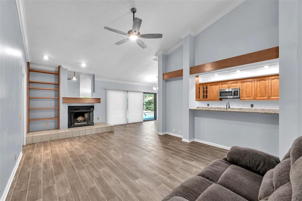 For Sale: $435,000 (4 beds, 2 baths, 2257 Square Feet)