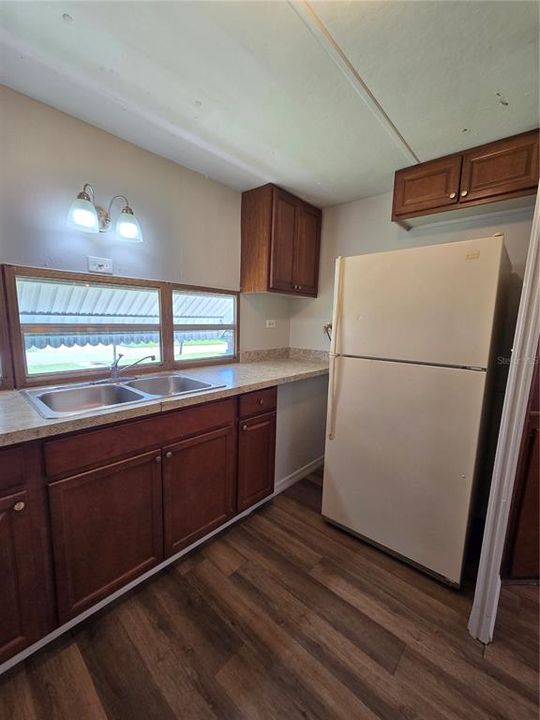 For Sale: $148,000 (2 beds, 1 baths, 1030 Square Feet)
