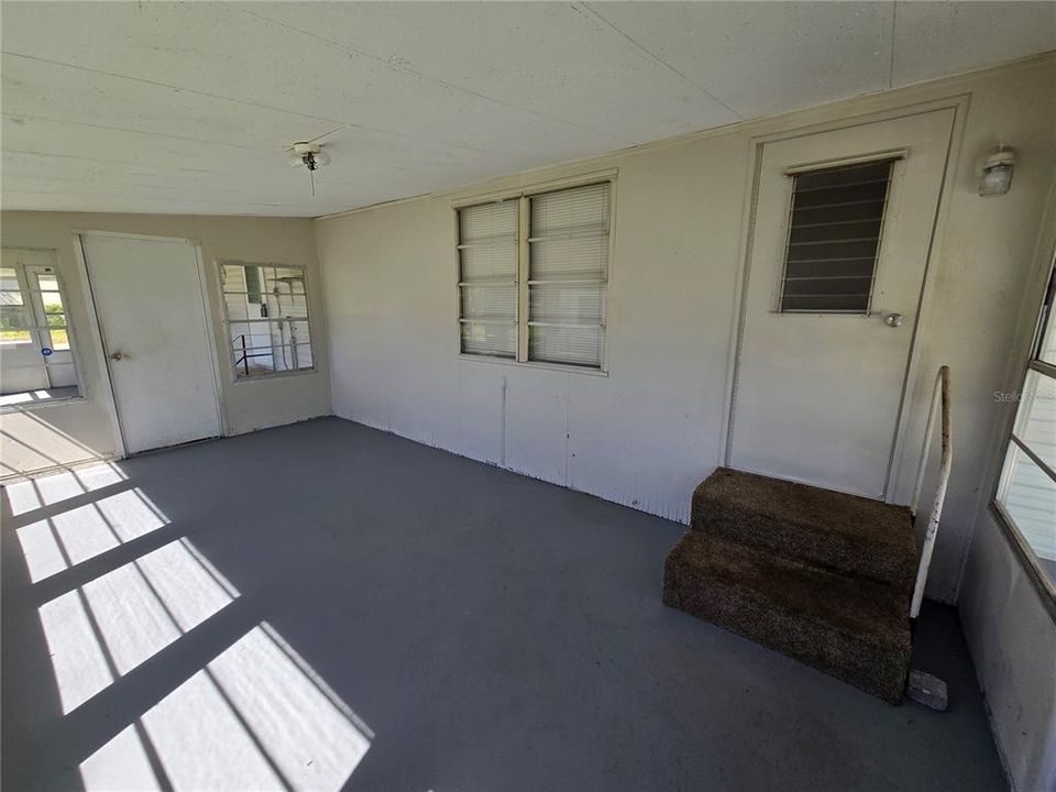 For Sale: $148,000 (2 beds, 1 baths, 1030 Square Feet)