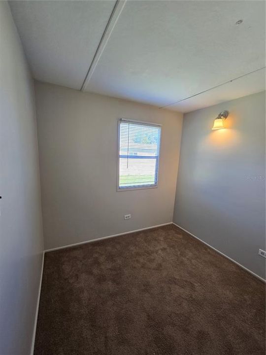 For Sale: $148,000 (2 beds, 1 baths, 1030 Square Feet)