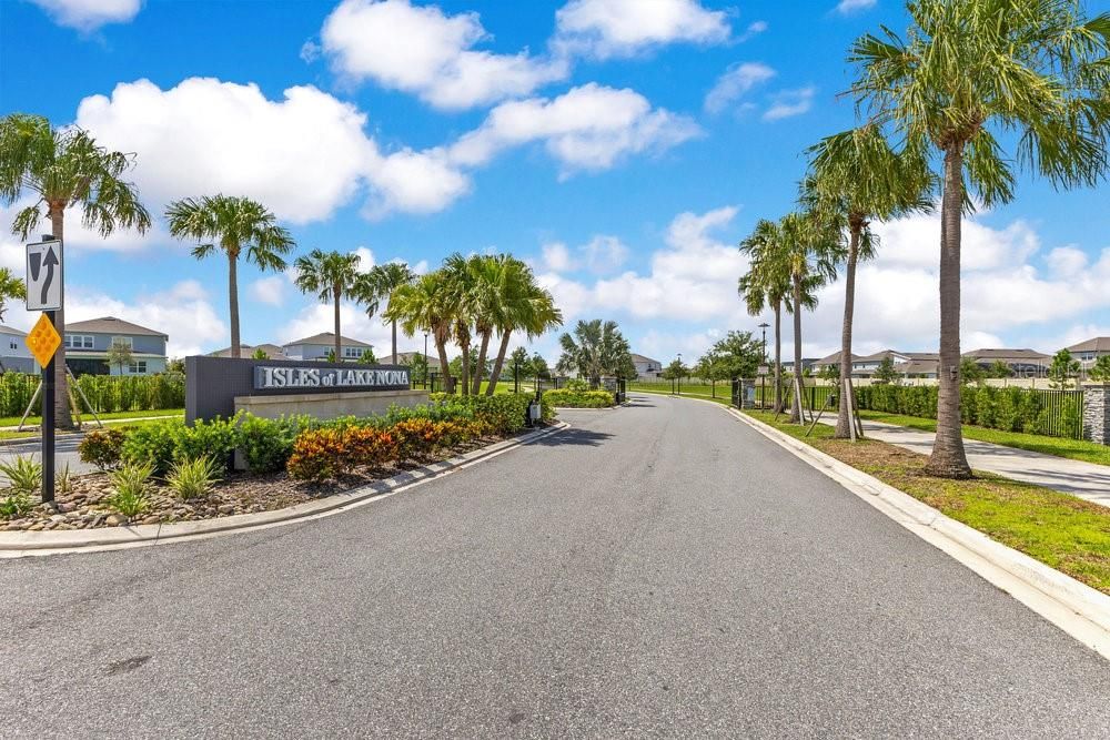 For Sale: $949,000 (4 beds, 3 baths, 2743 Square Feet)