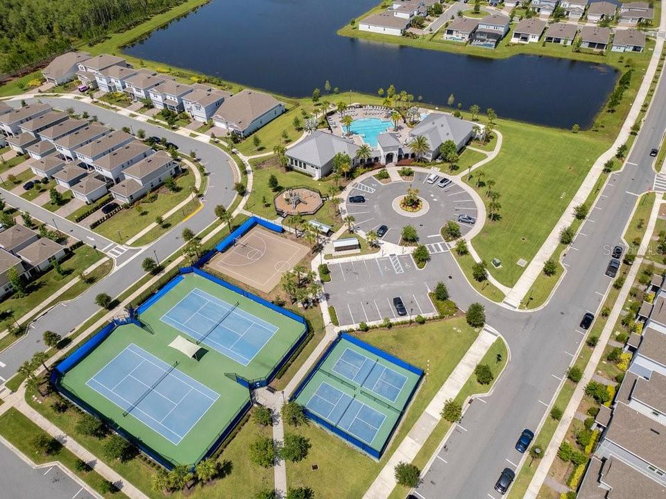 For Sale: $949,000 (4 beds, 3 baths, 2743 Square Feet)