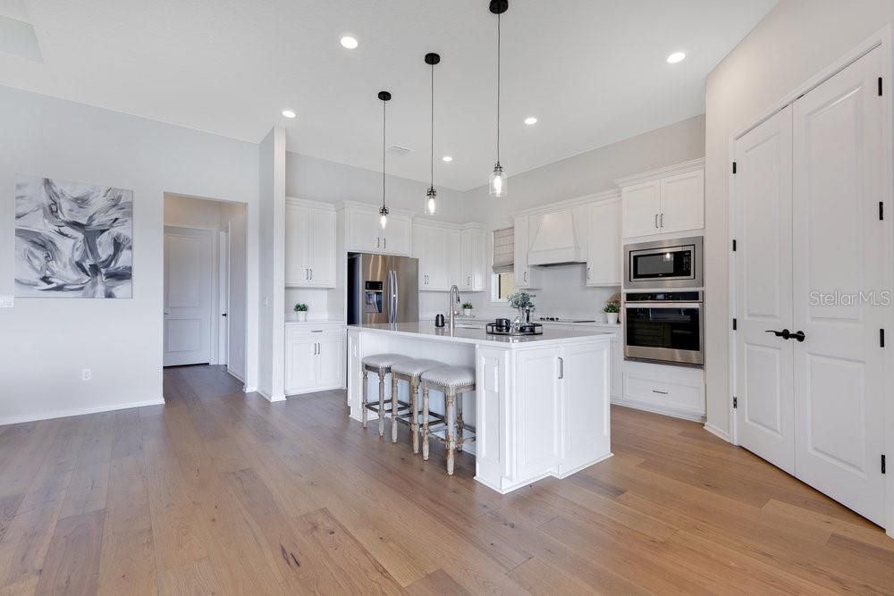 For Sale: $949,000 (4 beds, 3 baths, 2743 Square Feet)