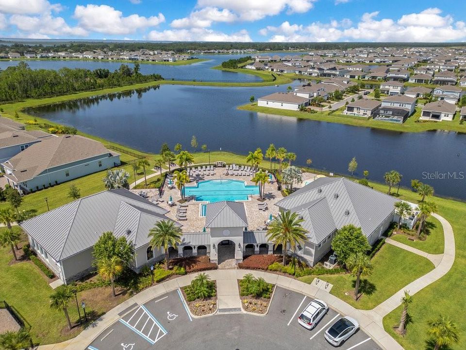 For Sale: $949,000 (4 beds, 3 baths, 2743 Square Feet)