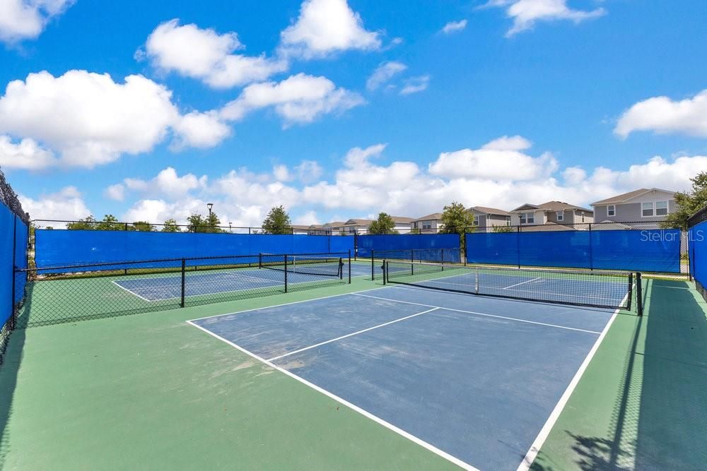 For Sale: $949,000 (4 beds, 3 baths, 2743 Square Feet)