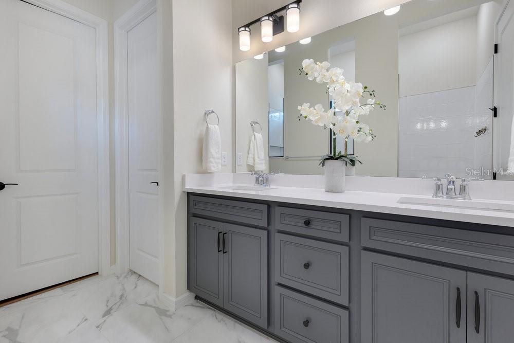 For Sale: $949,000 (4 beds, 3 baths, 2743 Square Feet)