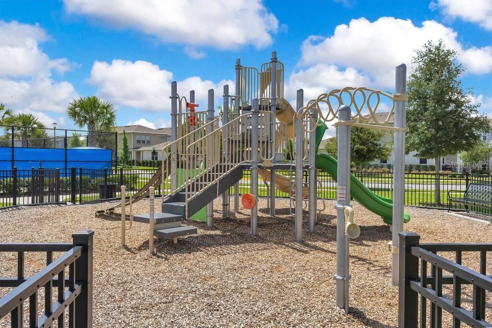 For Sale: $949,000 (4 beds, 3 baths, 2743 Square Feet)