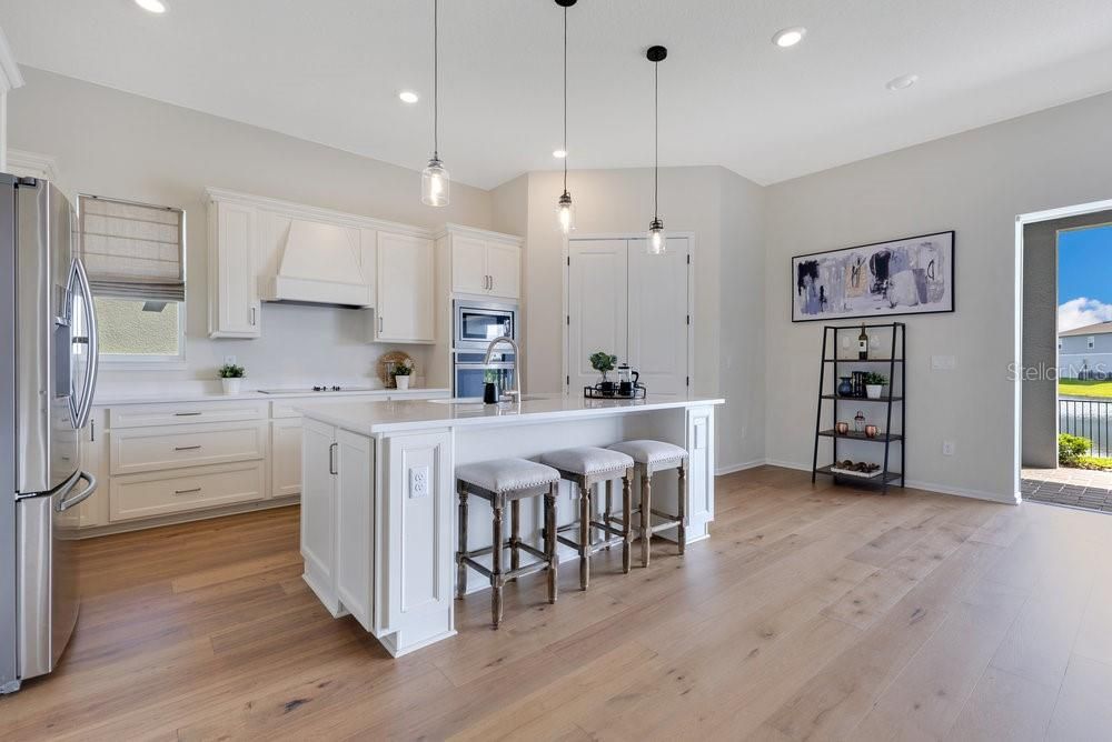 For Sale: $949,000 (4 beds, 3 baths, 2743 Square Feet)