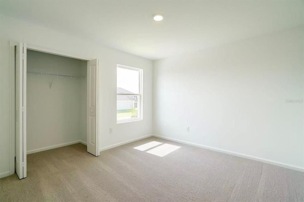 合同活跃: $1,900 (5 贝兹, 2 浴室, 2112 平方英尺)