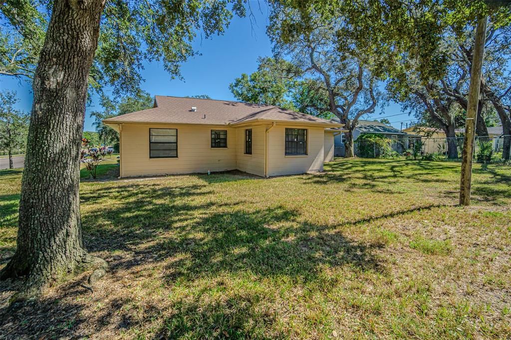 For Sale: $341,000 (3 beds, 2 baths, 1244 Square Feet)