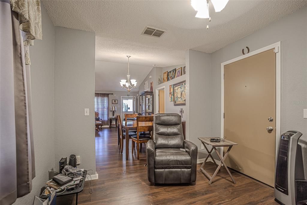 For Sale: $341,000 (3 beds, 2 baths, 1244 Square Feet)