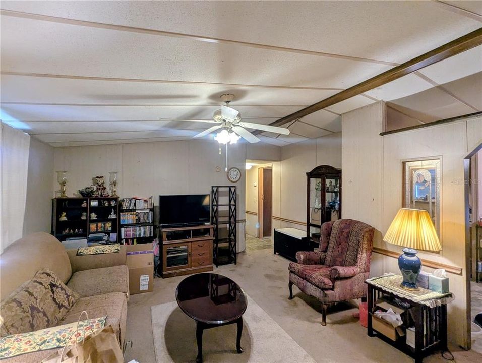 For Sale: $219,900 (3 beds, 2 baths, 1592 Square Feet)