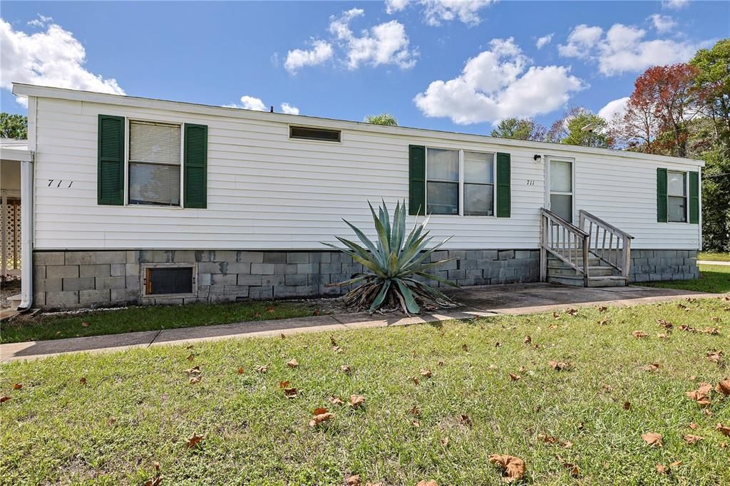 For Sale: $219,900 (3 beds, 2 baths, 1592 Square Feet)