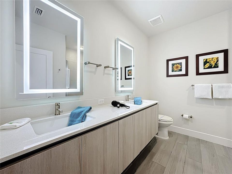 На продажу: $389,000 (3 спален, 3 ванн, 1852 Квадратных фут)