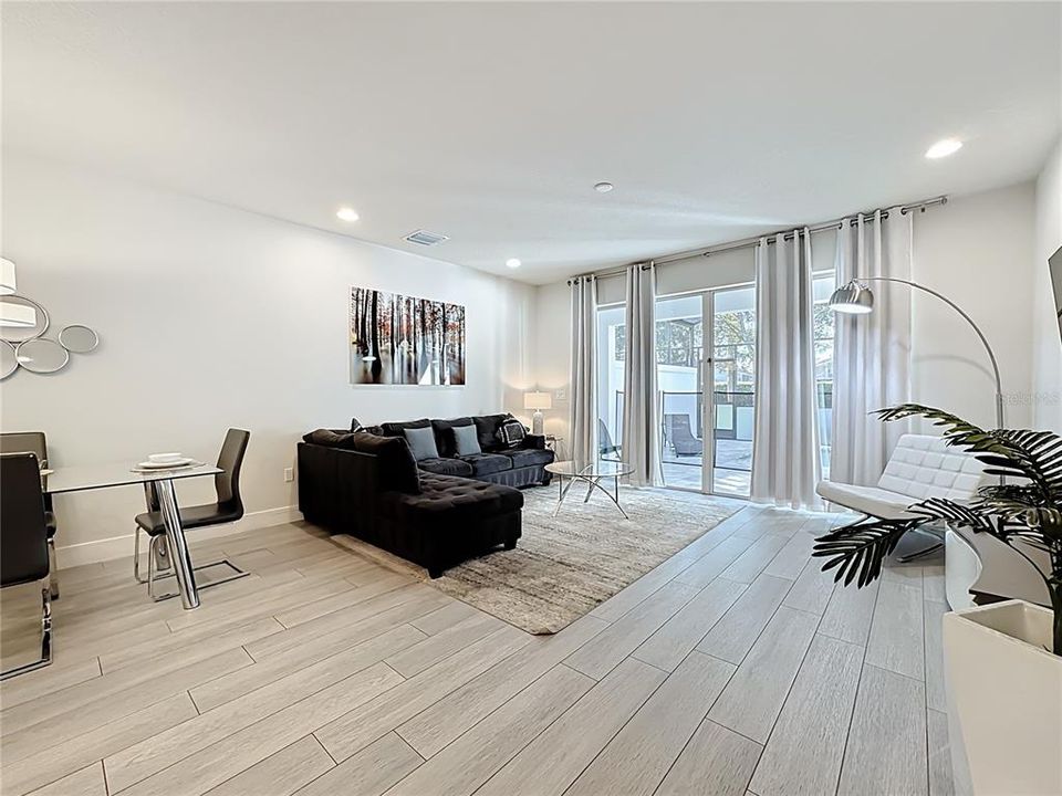 На продажу: $389,000 (3 спален, 3 ванн, 1852 Квадратных фут)