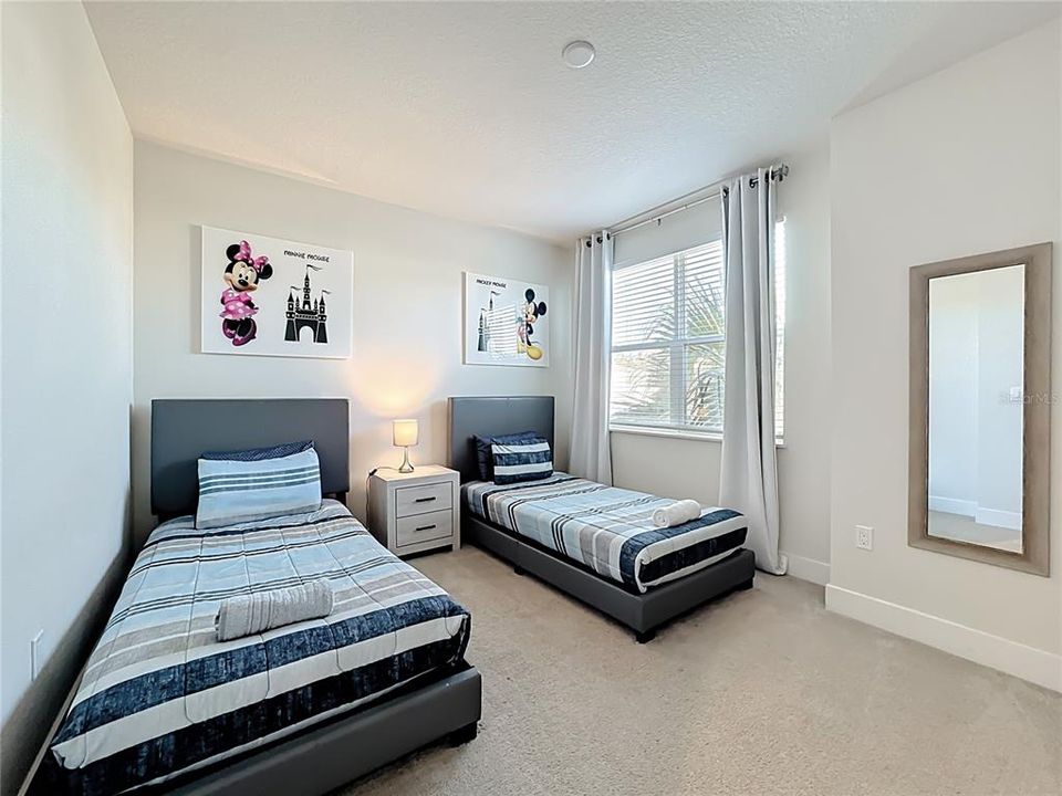 На продажу: $389,000 (3 спален, 3 ванн, 1852 Квадратных фут)