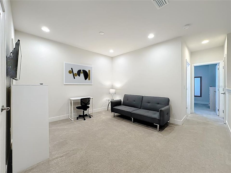 На продажу: $389,000 (3 спален, 3 ванн, 1852 Квадратных фут)