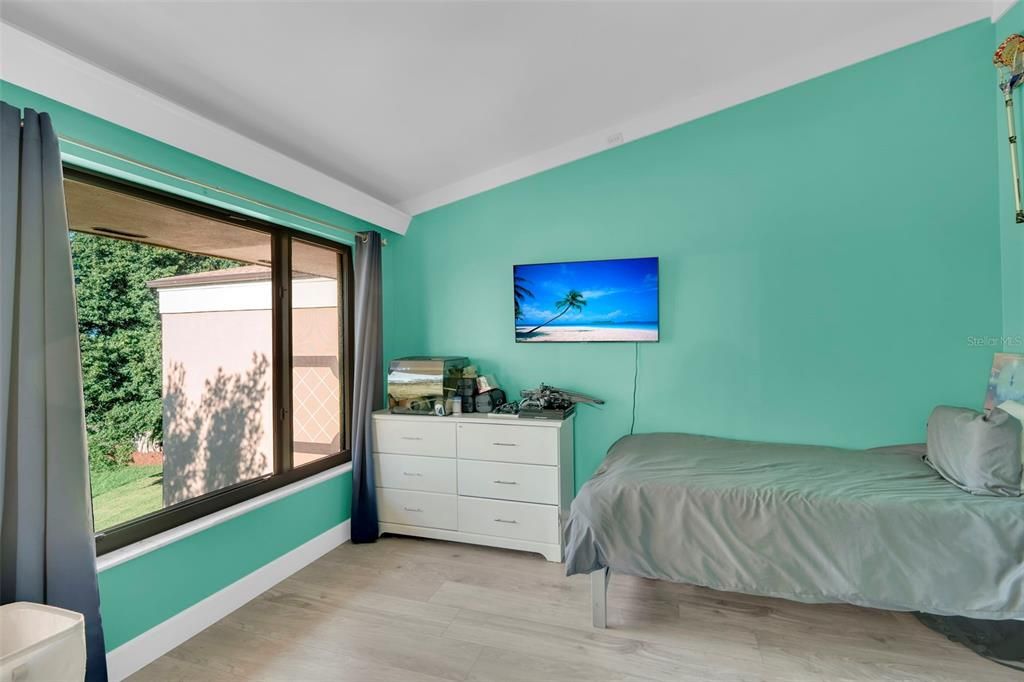 待售: $379,000 (2 贝兹, 2 浴室, 2046 平方英尺)