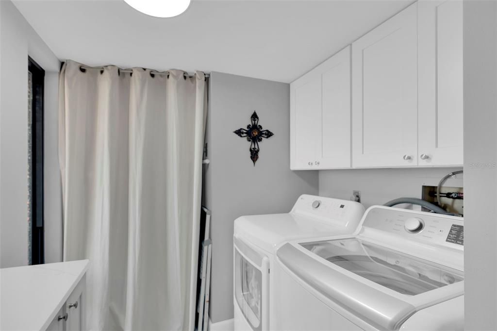 待售: $379,000 (2 贝兹, 2 浴室, 2046 平方英尺)