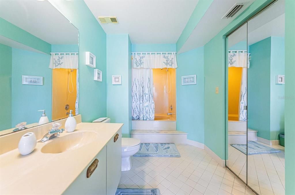 待售: $375,000 (2 贝兹, 2 浴室, 1145 平方英尺)