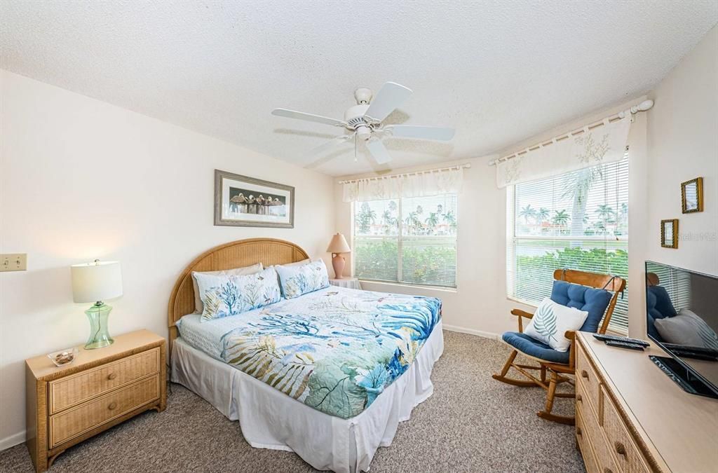 待售: $375,000 (2 贝兹, 2 浴室, 1145 平方英尺)