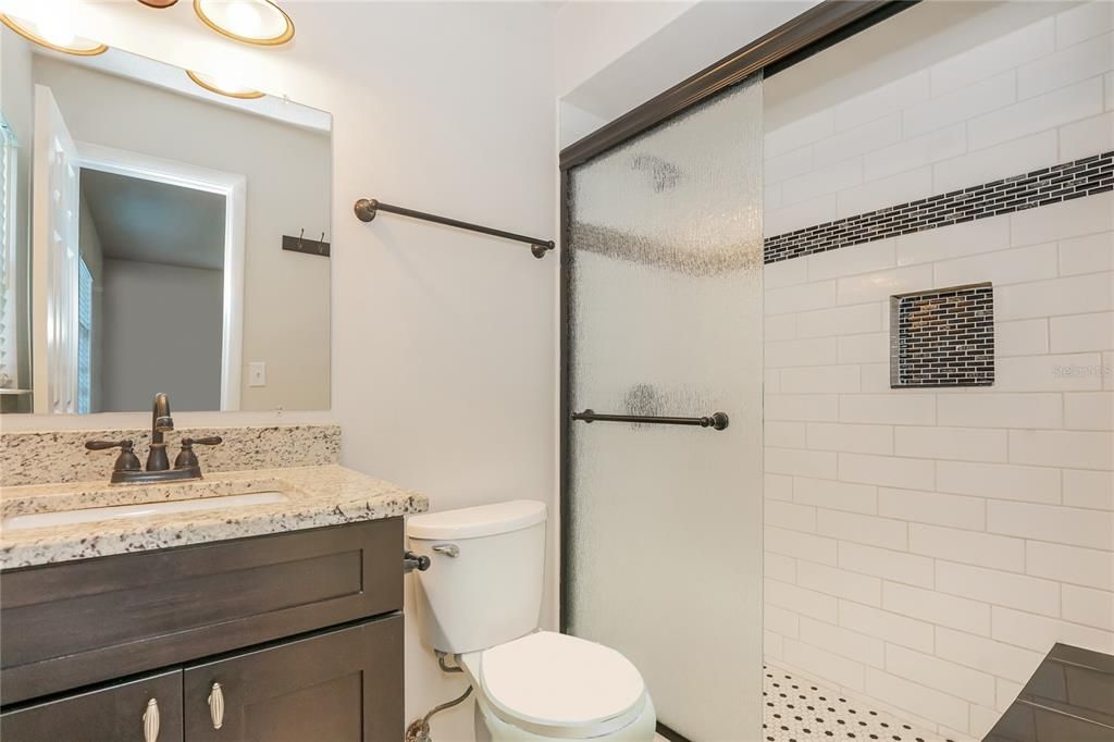 В аренду: $1,945 (4 спален, 2 ванн, 1214 Квадратных фут)