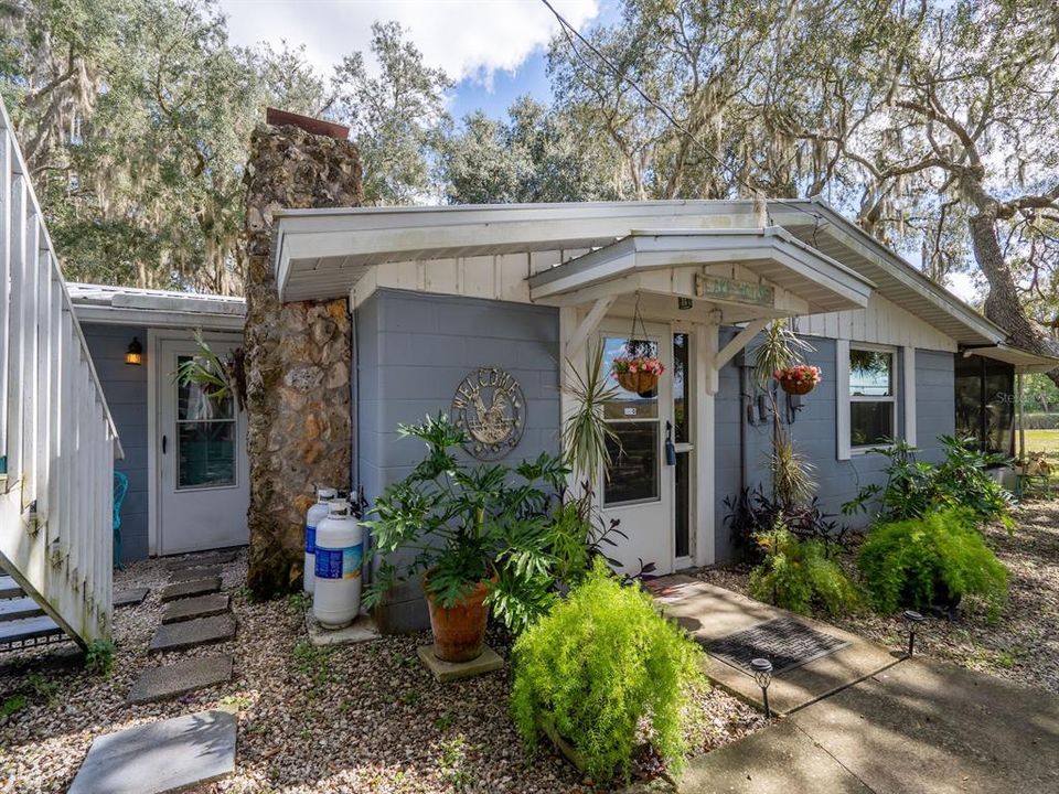 Activo con contrato: $290,000 (3 camas, 1 baños, 1276 Pies cuadrados)